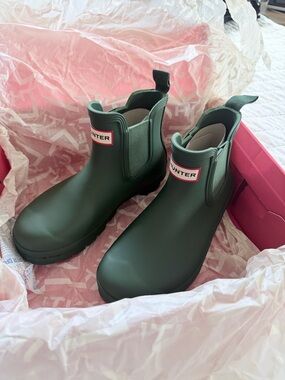 Hunter Short Chelsea Rain Boots in Green